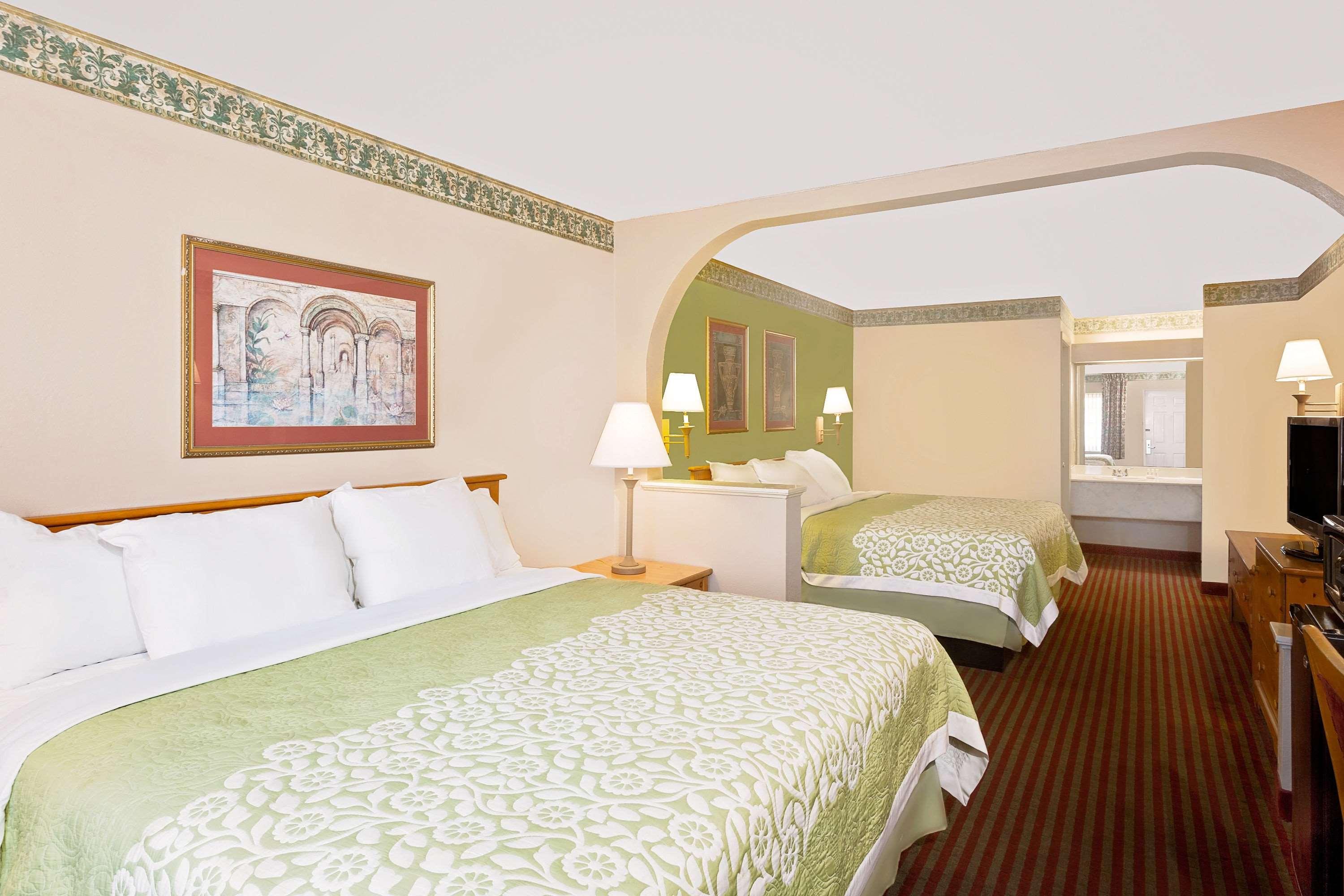 Days Inn & Suites By Wyndham Старквил Екстериор снимка