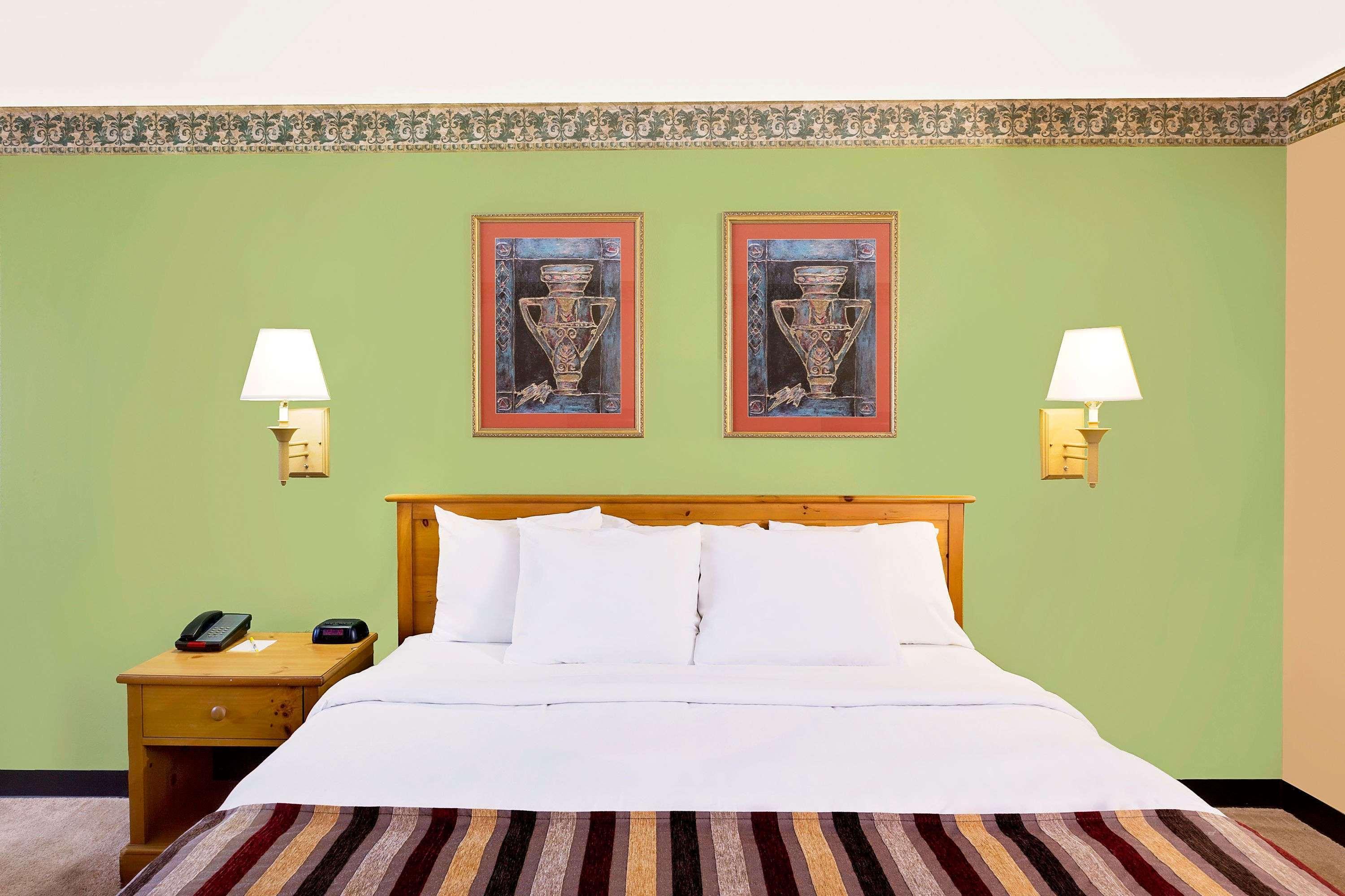 Days Inn & Suites By Wyndham Старквил Екстериор снимка