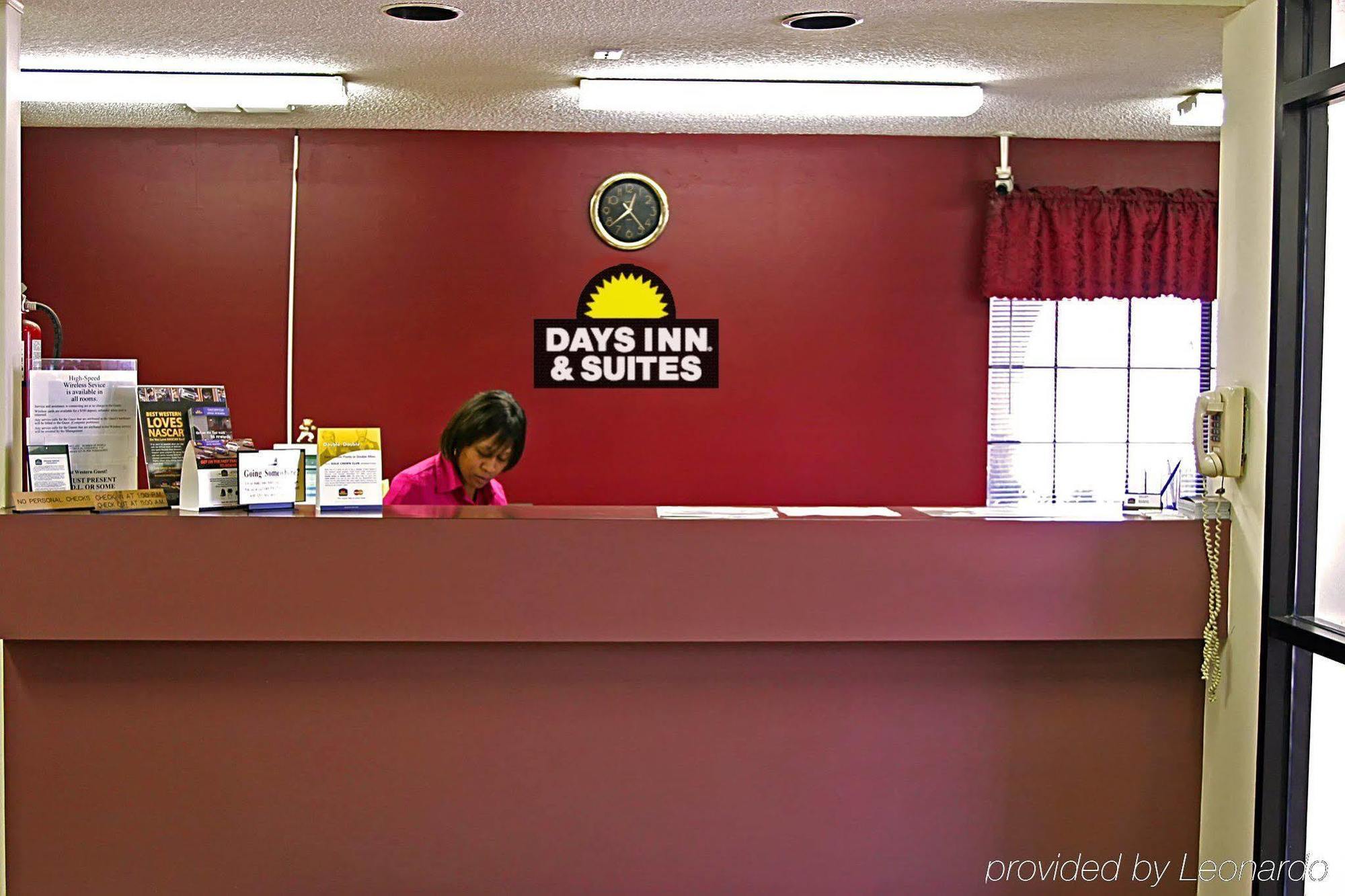 Days Inn & Suites By Wyndham Старквил Интериор снимка